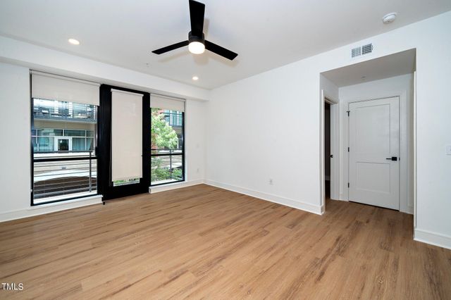 615 W Peace Street 306, Raleigh, NC 27605