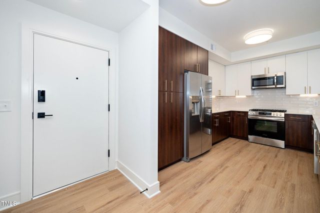 615 W Peace Street 306, Raleigh, NC 27605