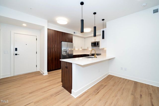 615 W Peace Street 306, Raleigh, NC 27605