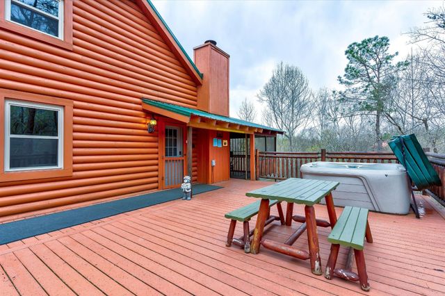 1380 Cupid Way, Sevierville, TN 37876
