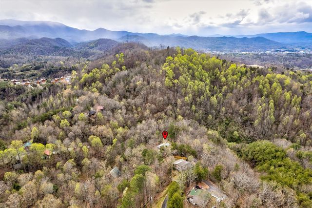 1380 Cupid Way, Sevierville, TN 37876