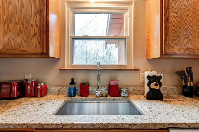 1380 Cupid Way, Sevierville, TN 37876