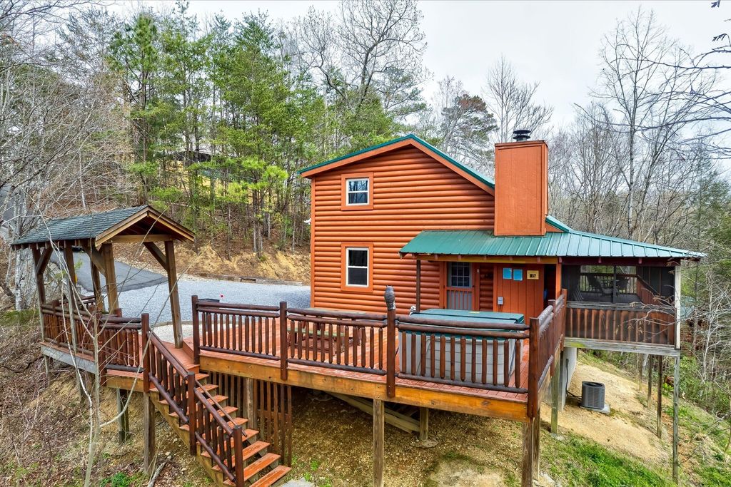 1380 Cupid Way, Sevierville, TN 37876