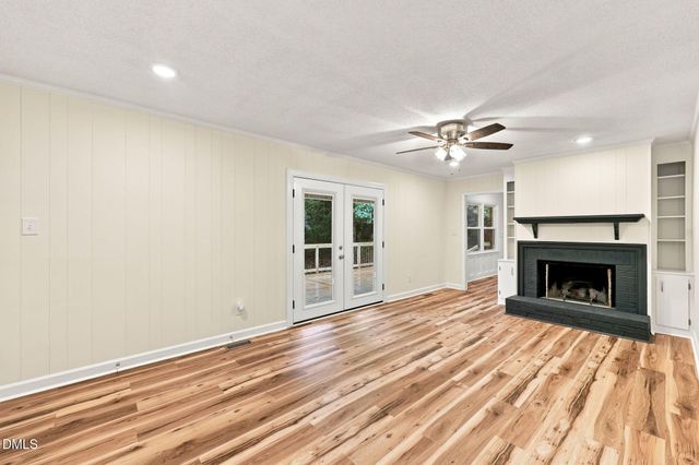 2912 Oxford Road, Henderson, NC 27536