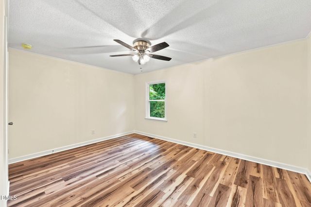 2912 Oxford Road, Henderson, NC 27536