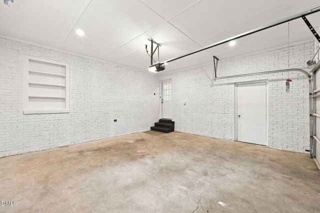 2912 Oxford Road, Henderson, NC 27536