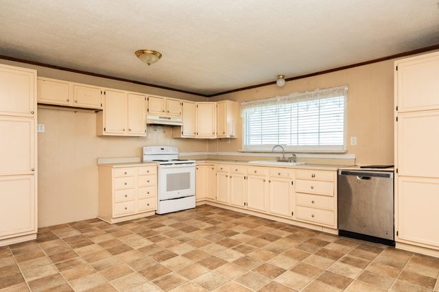 910 Monument Drive, Surfside Beach, TX 77541