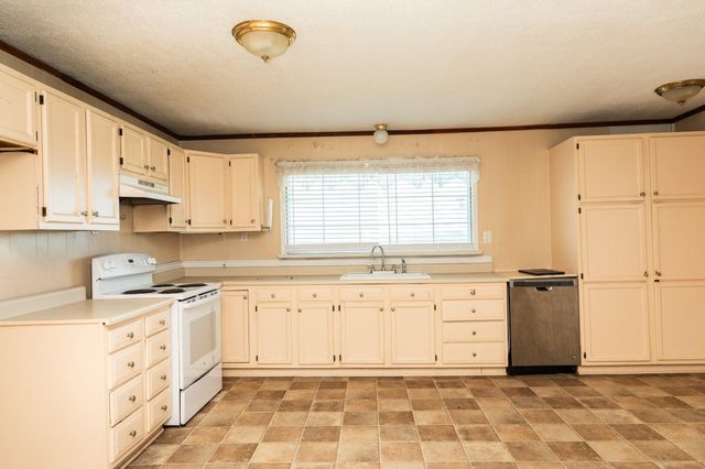 910 Monument Drive, Surfside Beach, TX 77541