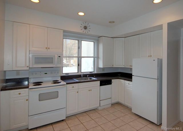 142 W Boston Post Road 2-A, Mamaroneck, NY 10543