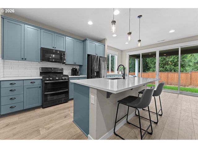 1727 Ne 15TH Ave, Canby, OR 97013