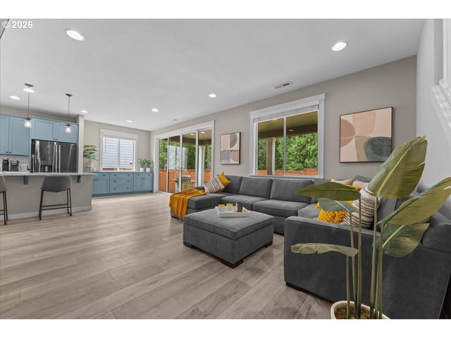 1727 Ne 15TH Ave, Canby, OR 97013