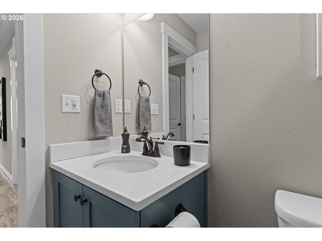 1727 Ne 15TH Ave, Canby, OR 97013