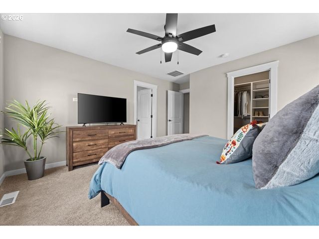 1727 Ne 15TH Ave, Canby, OR 97013