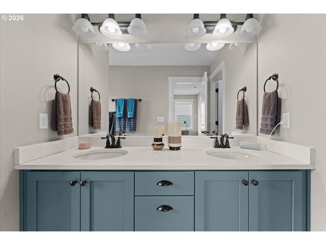 1727 Ne 15TH Ave, Canby, OR 97013