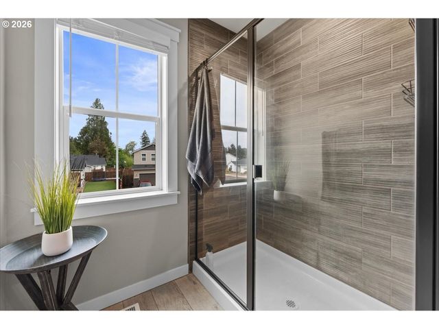 1727 Ne 15TH Ave, Canby, OR 97013