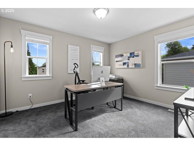 1727 Ne 15TH Ave, Canby, OR 97013