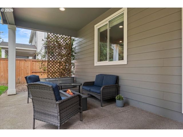 1727 Ne 15TH Ave, Canby, OR 97013