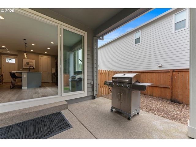 1727 Ne 15TH Ave, Canby, OR 97013