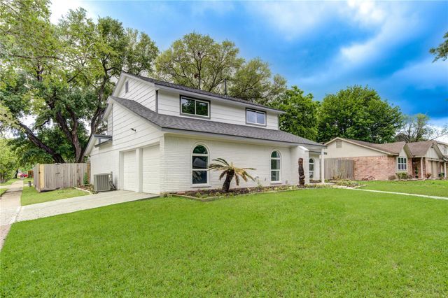 12215 Monticeto Lane, Meadows Place, TX 77477