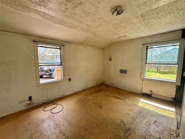 306 Oak Street, Brazoria, TX 77422