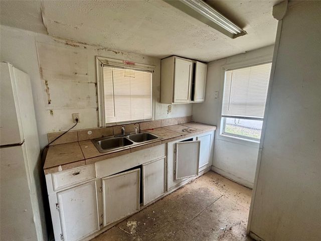 306 Oak Street, Brazoria, TX 77422
