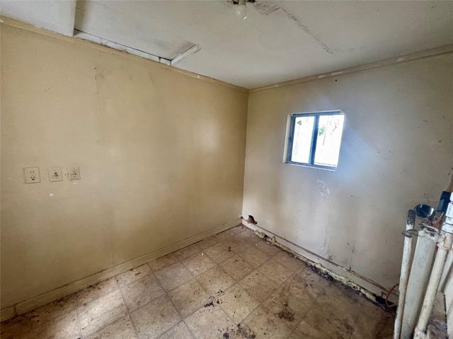 306 Oak Street, Brazoria, TX 77422