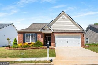 806 VILLAGE Place, Loganville, GA 30052