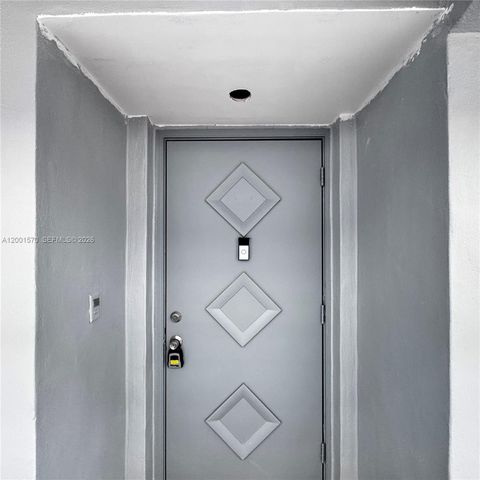 215 SE 3rd Ave 203A, Hallandale Beach, FL 33009