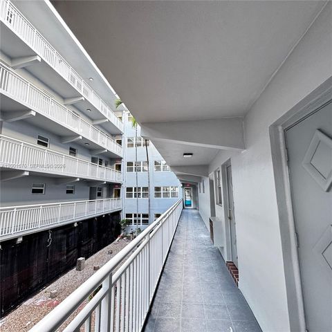 215 SE 3rd Ave 203A, Hallandale Beach, FL 33009