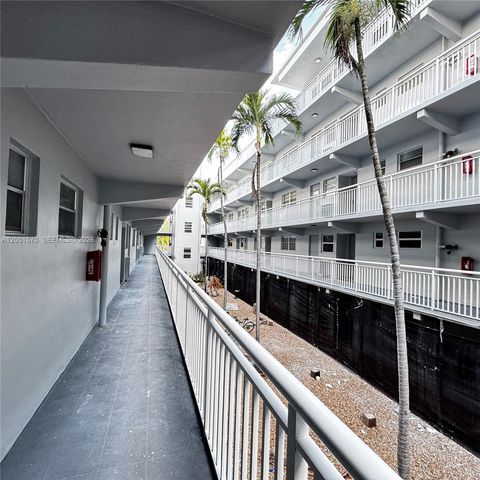 215 SE 3rd Ave 203A, Hallandale Beach, FL 33009