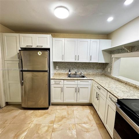 215 SE 3rd Ave 203A, Hallandale Beach, FL 33009