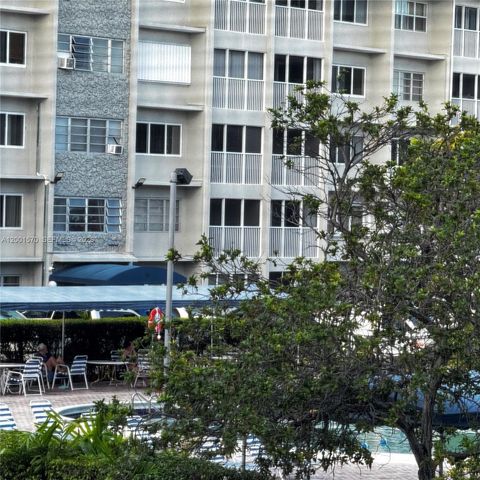 215 SE 3rd Ave 203A, Hallandale Beach, FL 33009