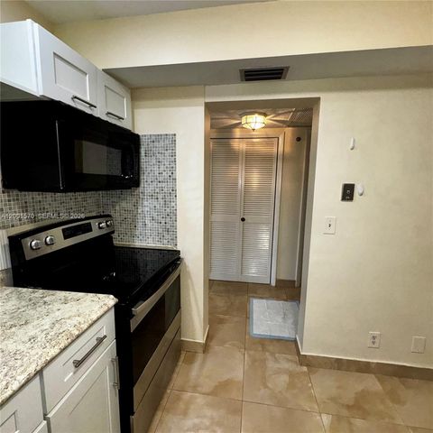 215 SE 3rd Ave 203A, Hallandale Beach, FL 33009