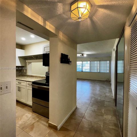 215 SE 3rd Ave 203A, Hallandale Beach, FL 33009