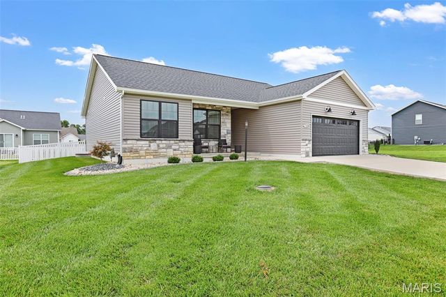 7108 Savannah Drive, Glen Carbon, IL 62034