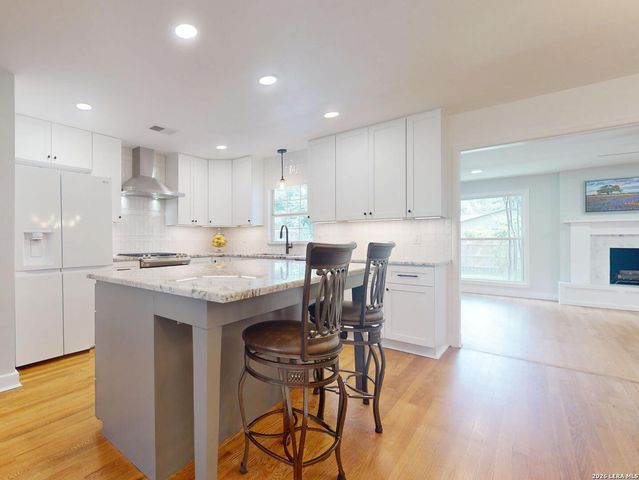 126 BREES BLVD, San Antonio, TX 78209