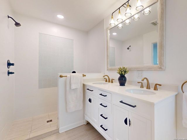 126 BREES BLVD, San Antonio, TX 78209