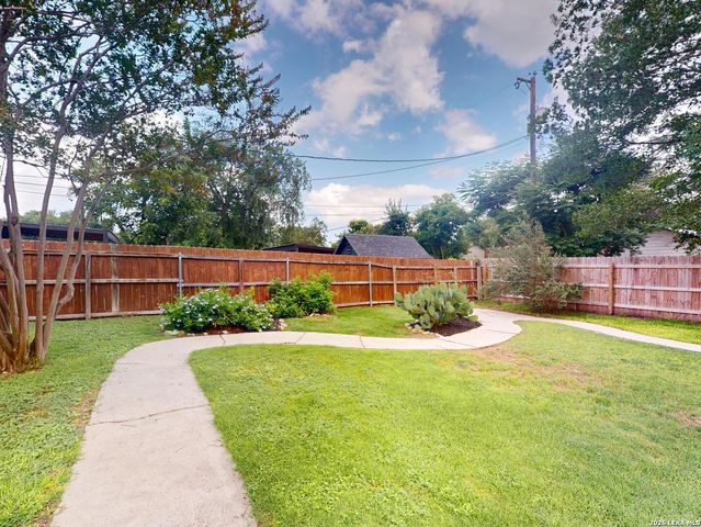 126 BREES BLVD, San Antonio, TX 78209