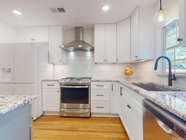 126 BREES BLVD, San Antonio, TX 78209