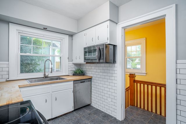 2124 Highland Avenue, Davenport, IA 52803