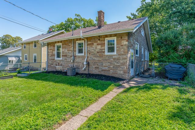 2124 Highland Avenue, Davenport, IA 52803