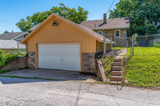 2124 Highland Avenue, Davenport, IA 52803