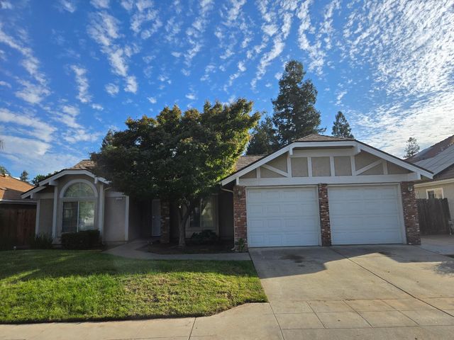 1415 E Portland Avenue, Fresno, CA 93720