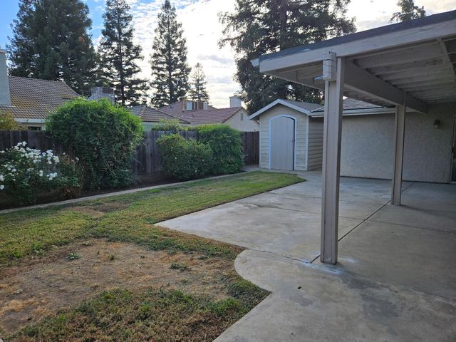 1415 E Portland Avenue, Fresno, CA 93720