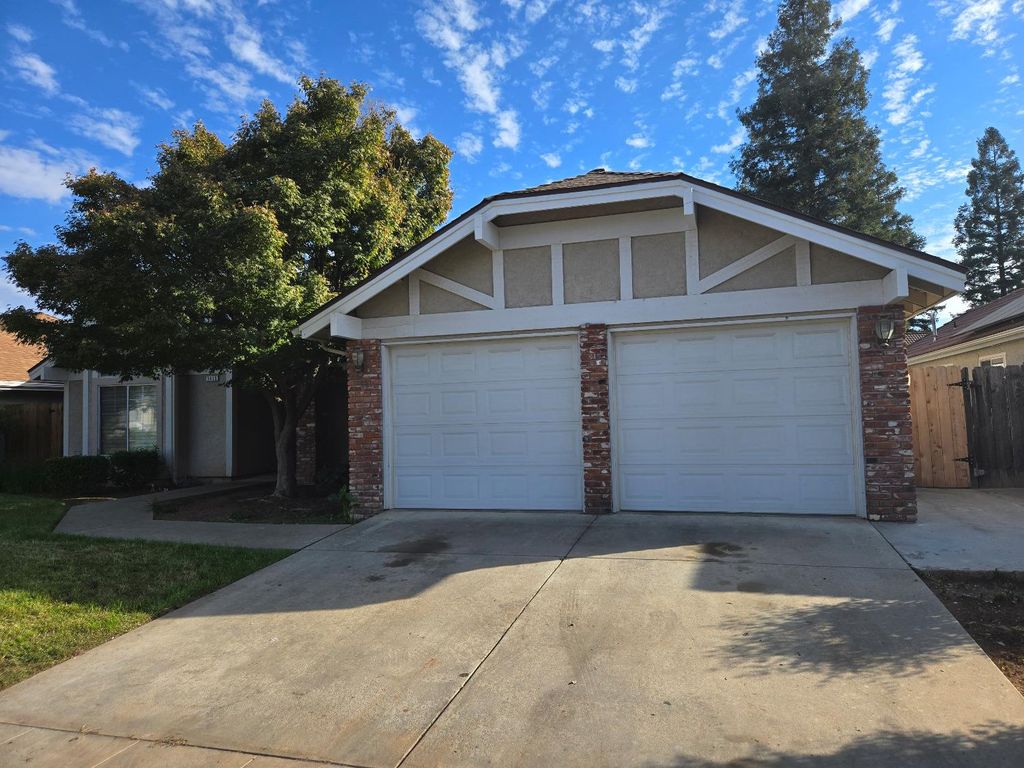 Image 1 of property listing at 1415 E Portland Avenue, Fresno, CA 93720
