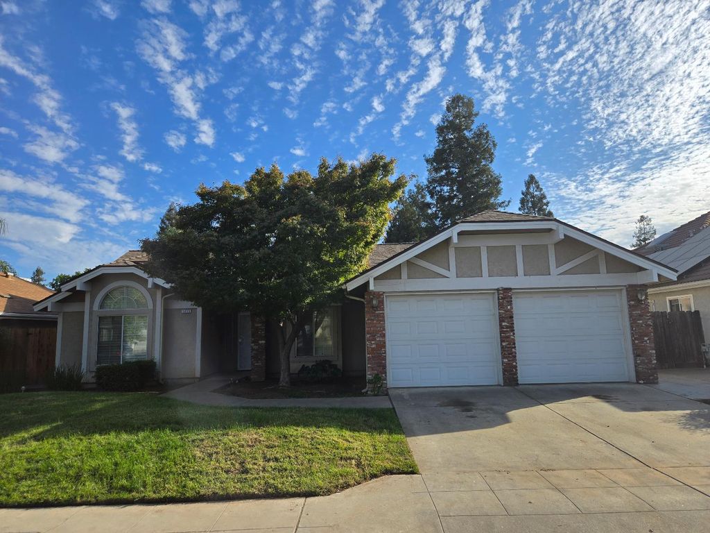 Image 2 of property listing at 1415 E Portland Avenue, Fresno, CA 93720