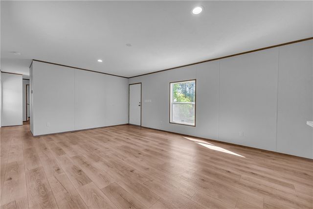 139 Nectarine Circle, Walhalla, SC 29691