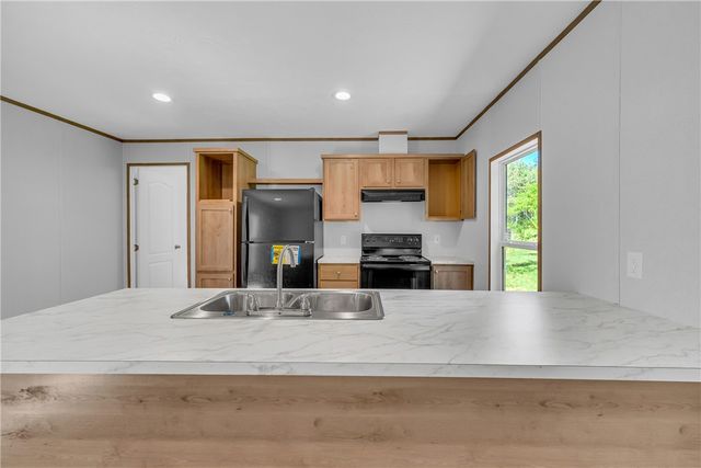 139 Nectarine Circle, Walhalla, SC 29691