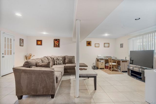 148 Harris Drive, Oceanside, NY 11572