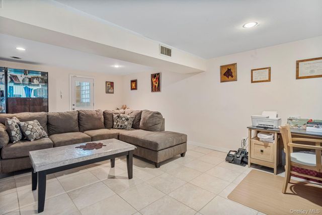 148 Harris Drive, Oceanside, NY 11572